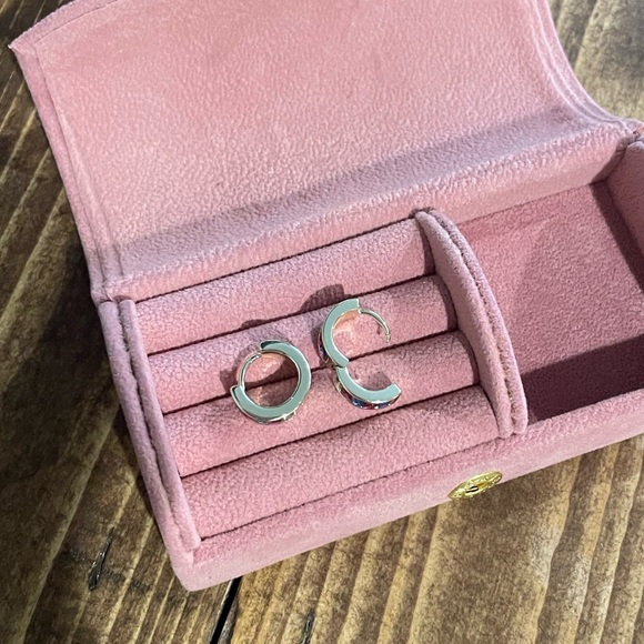 Pair of Fossil Hoop Earrings EUC - Picture 2 of 2